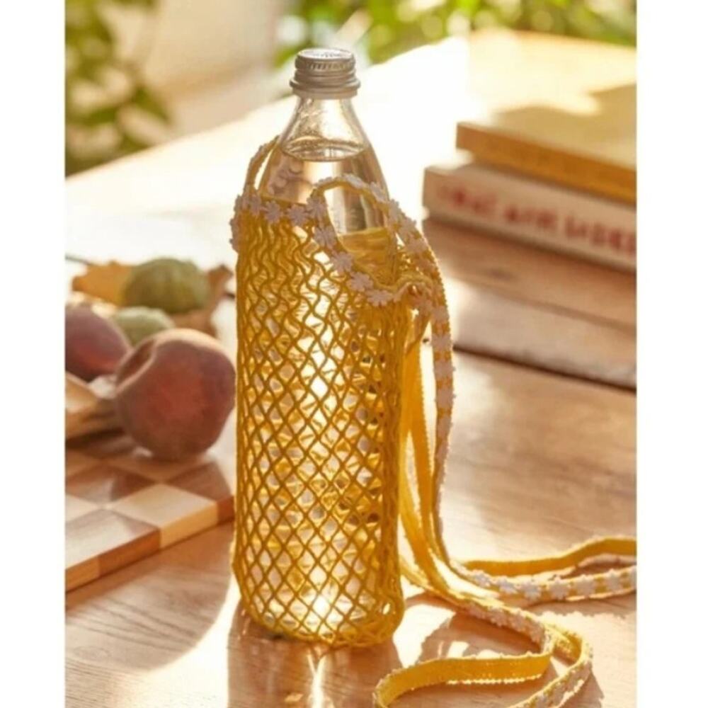 UO Urban Outfitters Bottle Carrier Yellow Daisy Trim Woven Market Bag Festival - Picture 3 of 9